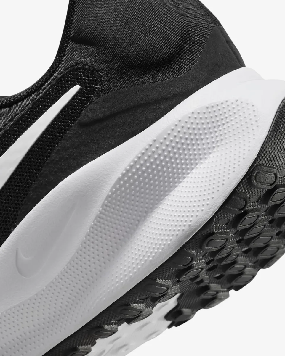 Men's Wide Fit Nike FB8501-002 Revolution 7 Running Trainers