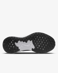 Men's Wide Fit Nike FB8501-402 Revolution 7 Running Trainers