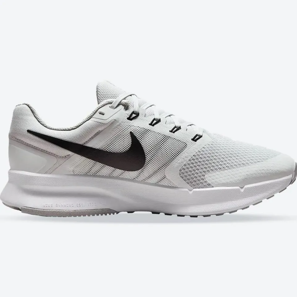 Men's Wide Fit Nike FZ9666-005 Run Swift 3 Running Trainers