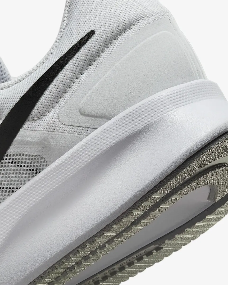 Men's Wide Fit Nike FZ9666-005 Run Swift 3 Running Trainers