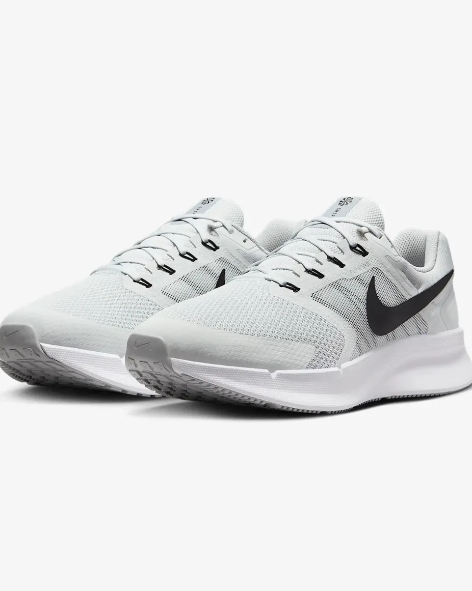 Men's Wide Fit Nike FZ9666-005 Run Swift 3 Running Trainers