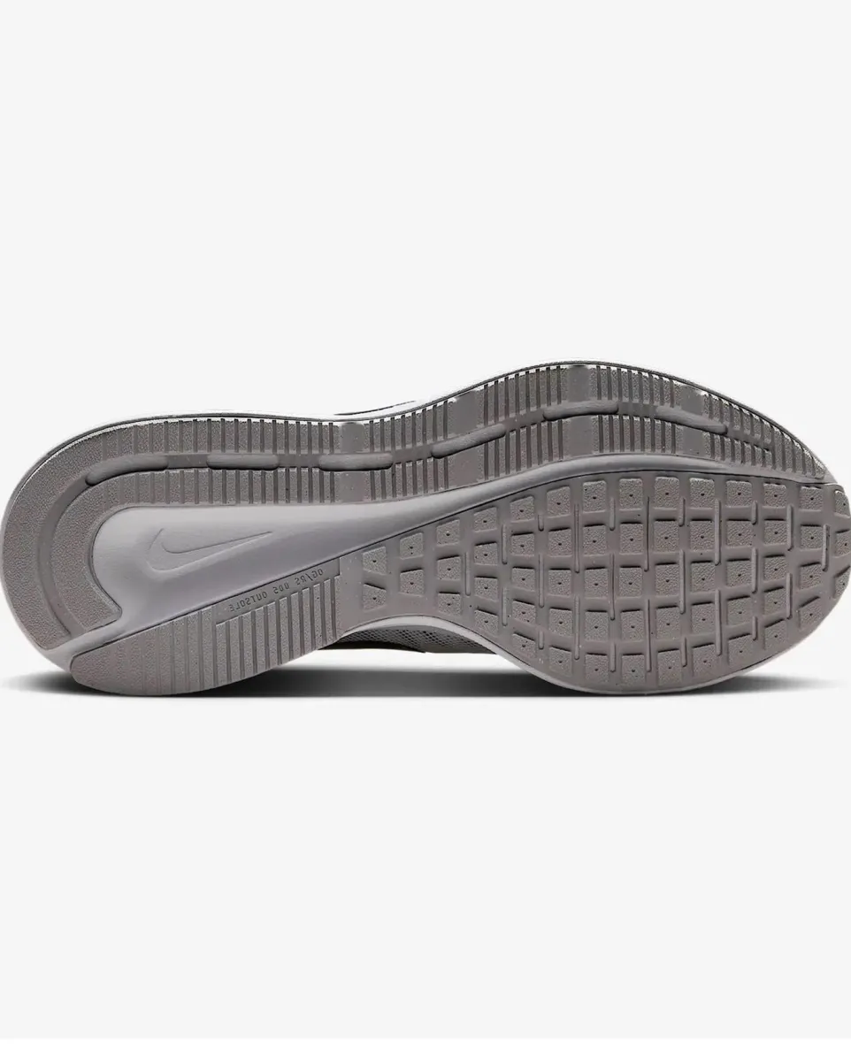 Men's Wide Fit Nike FZ9666-005 Run Swift 3 Running Trainers