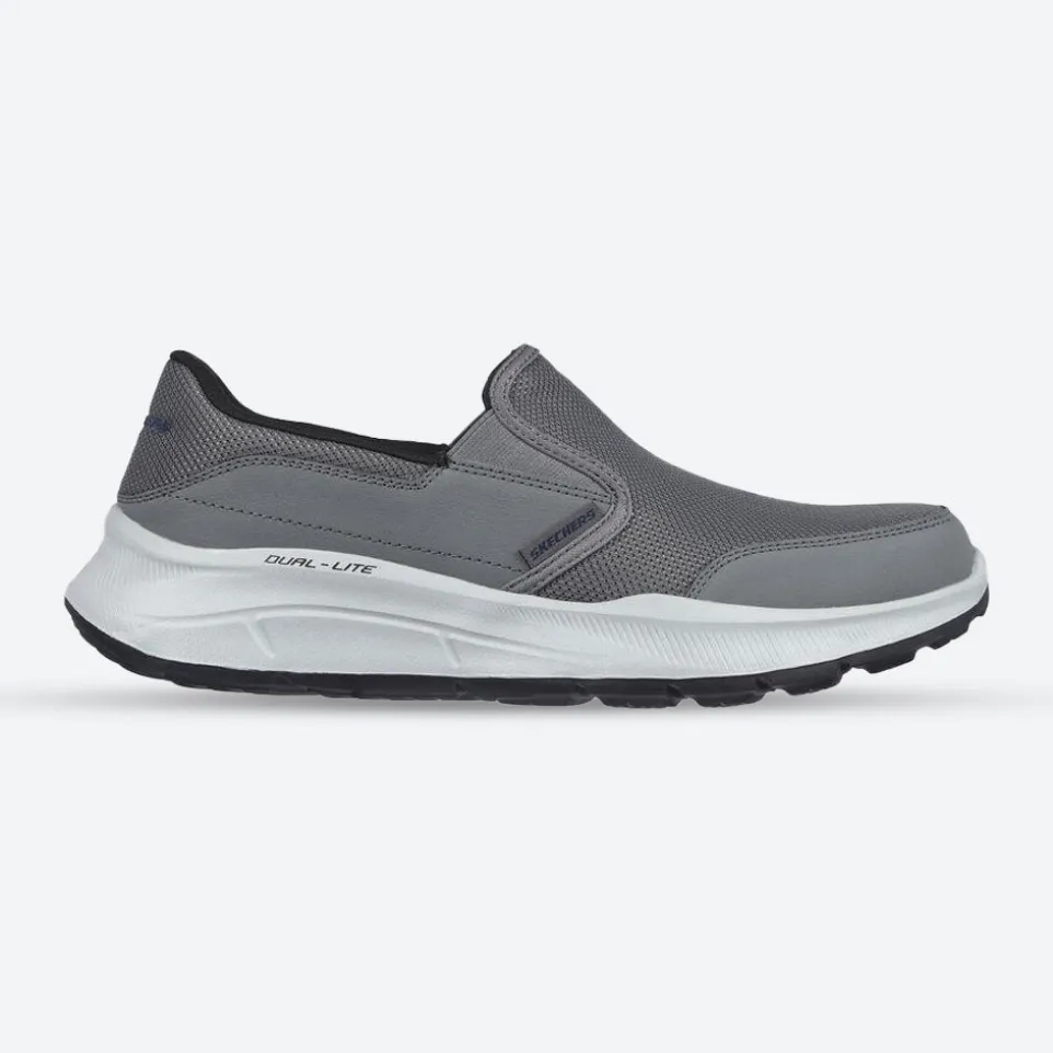 Men's Wide Fit Skechers 232515 Equalizer 5.0 Persistable Walking Trainers