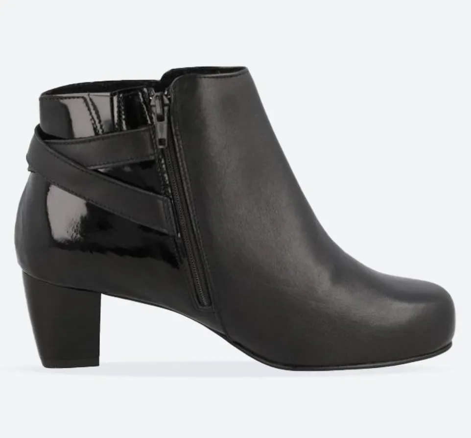 Women's Wide Fit DB Belmont Boots