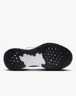 Women's Wide Fit Nike FB8501-400 Revolution 7 Running Trainers